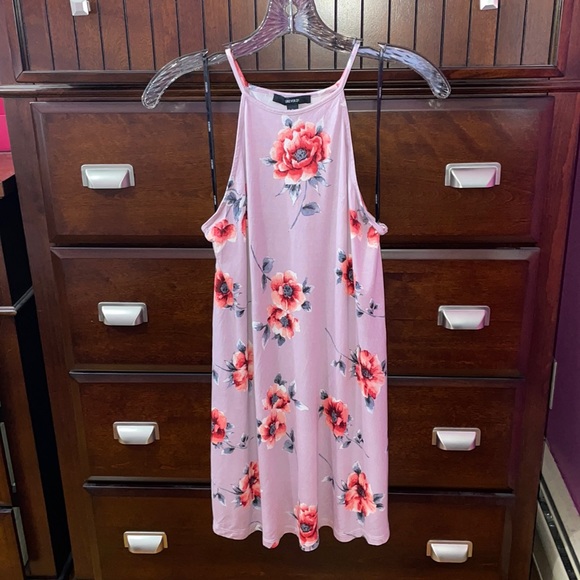 Forever 21 Dresses & Skirts - Forever21 Floral Dress 🌺